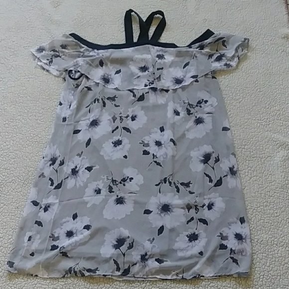 GRAY FLORAL PLUS SIZE DRESS - Picture 4 of 6